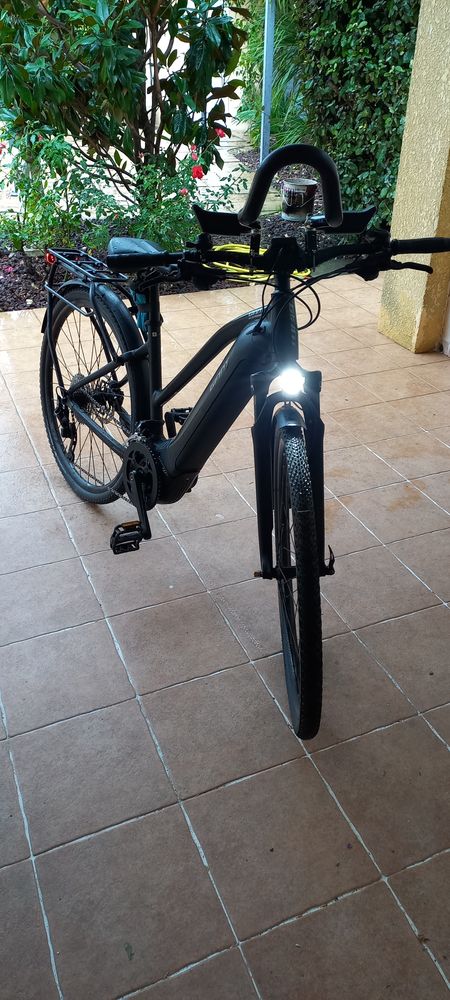 V�lo VTC GIANT Explore E+1 �lectrique Gris 1400 La Bouilladisse (13)