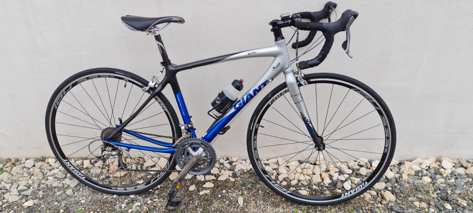 V�lo GIANT SCR A1, 9Kg en tr�s bon �tat. peu de kilom�tres 550 Gien (45)