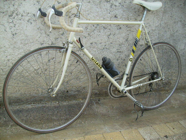 Velo homme cycle gitane 130 M�zi�res-sur-Seine (78)