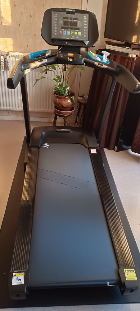 V�lo de marche/course �lectrique 
AiRun-Z
650 Saint-Flour (15)