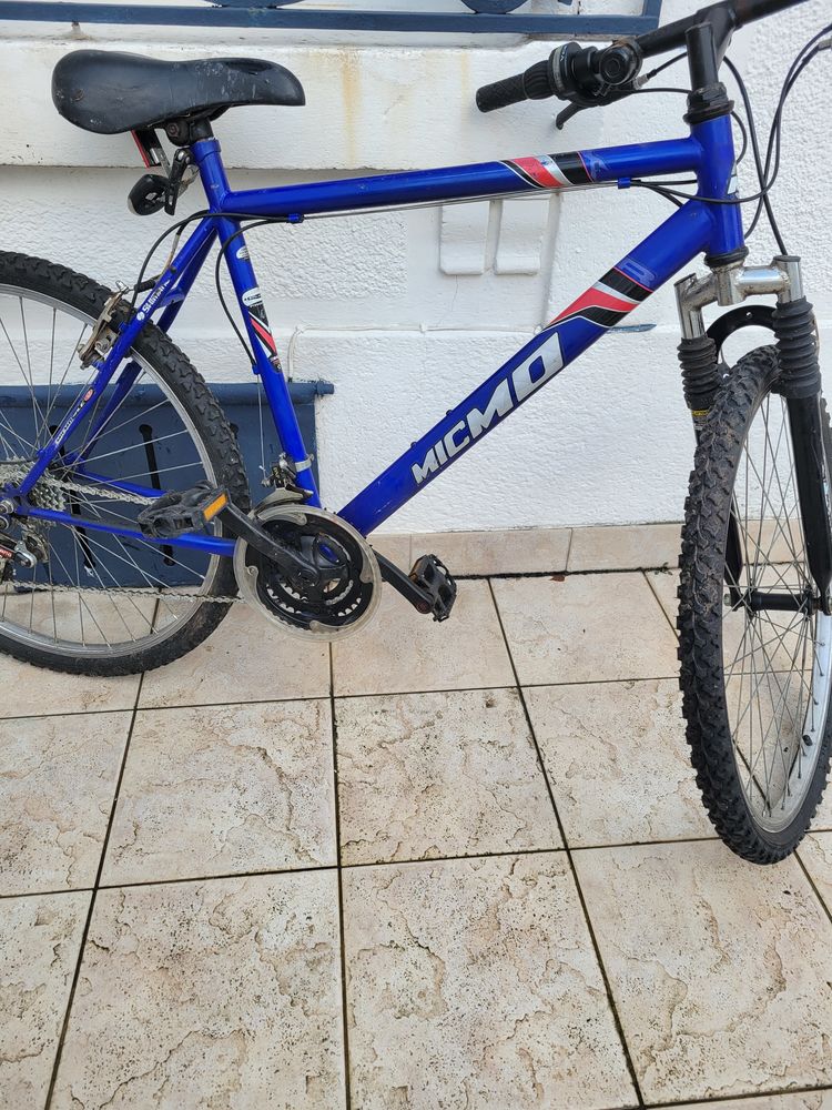 V�lo marque micmo 26 pouces bleu remis �  neuf 50 Saint-Quentin (02)