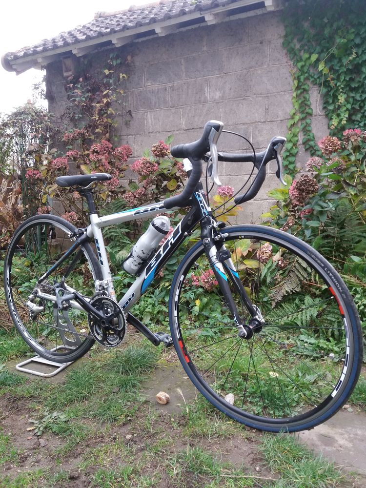 velo De marque BH ,pieces d'usure relplacees a neuf 350 Yzeure (03)