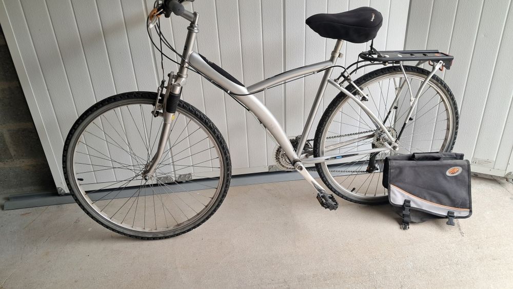 V�lo mixte en bon �tat de marche. 120 Louviers (27)