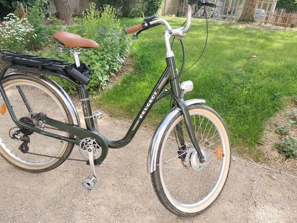 V�lo Peugeot � assistance �lectrique - sous garantie
850 Angers (49)
