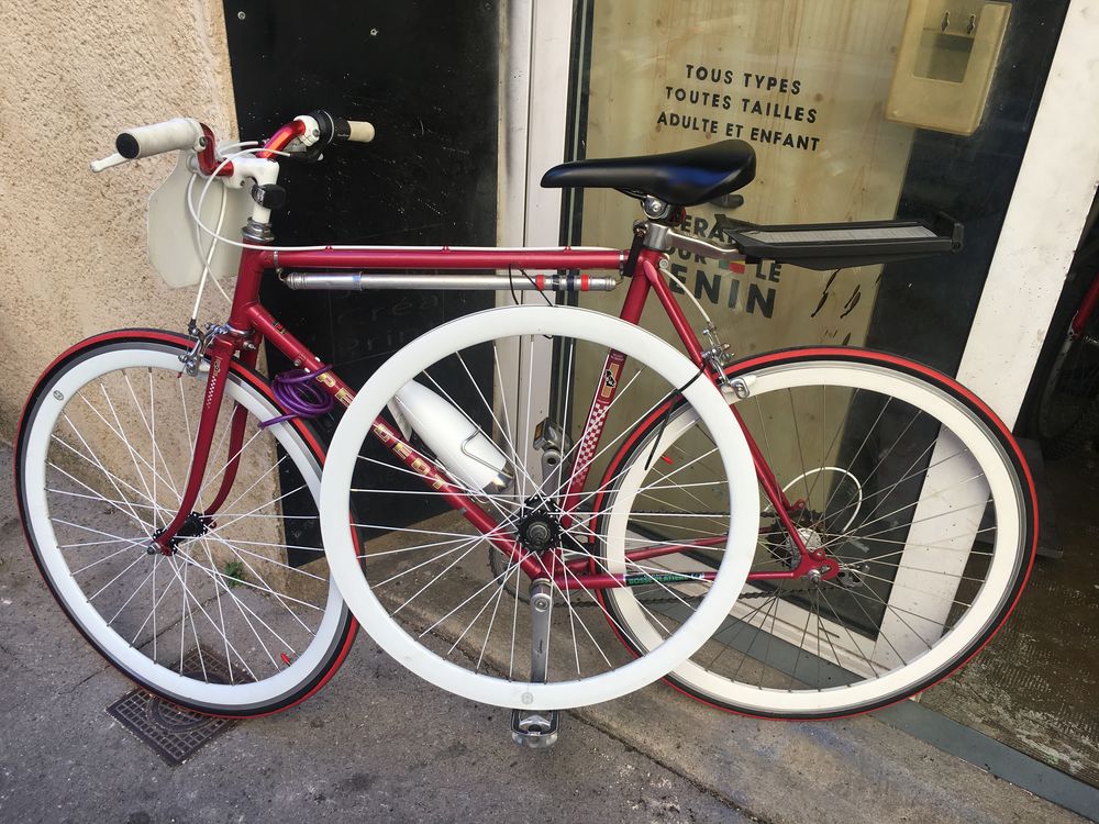 VELO PEUGEOT  CADRE COURSE ROUGE ANNEES 1980 380 Aix-en-Provence (13)