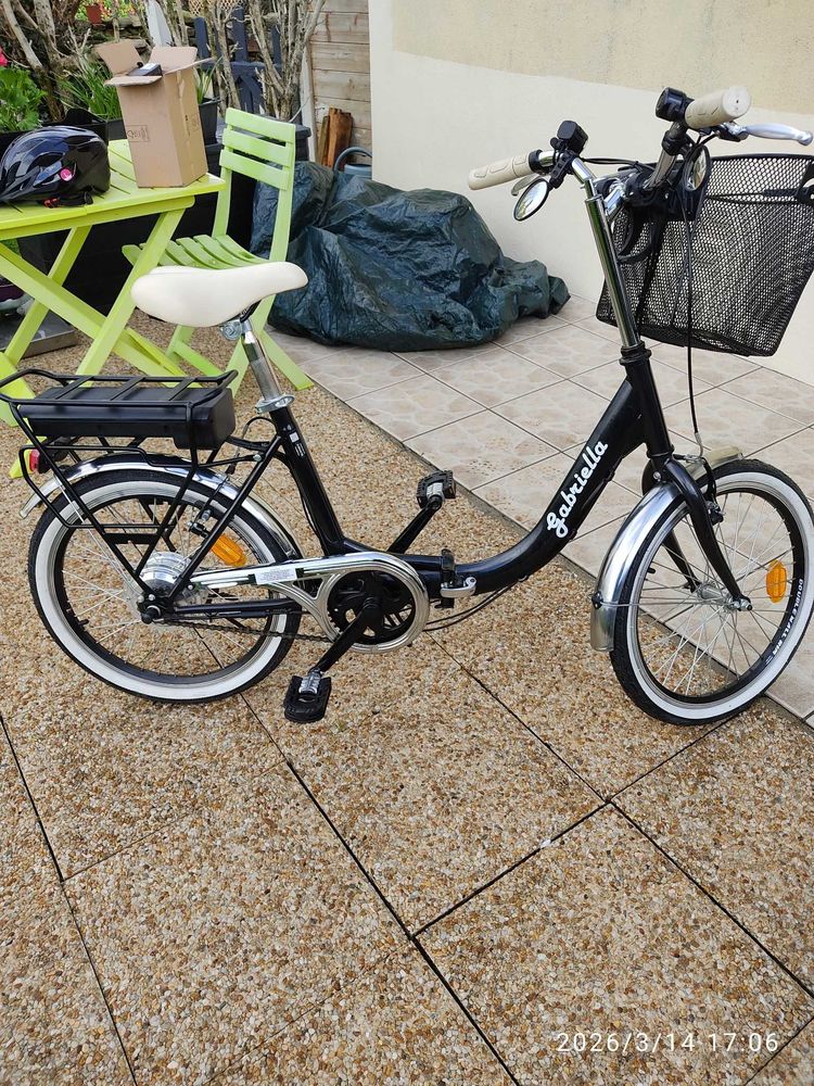 v�lo pliant a assistance electrique. 220 Bannalec (29)