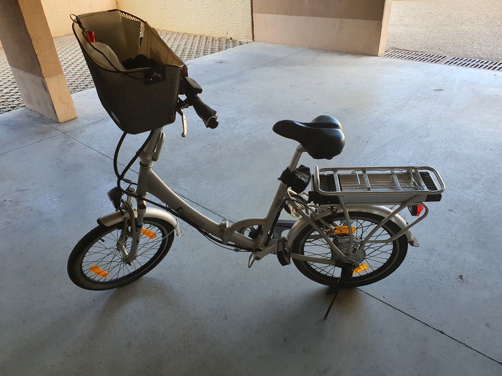 Velo pliant �lectrique bon �tat 499 Six-Fours-les-Plages (83)