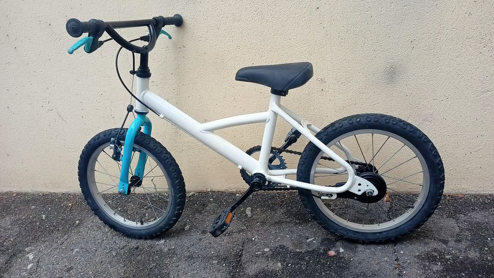 velo 16 pouces blanc  bleu 30 Marignane (13)