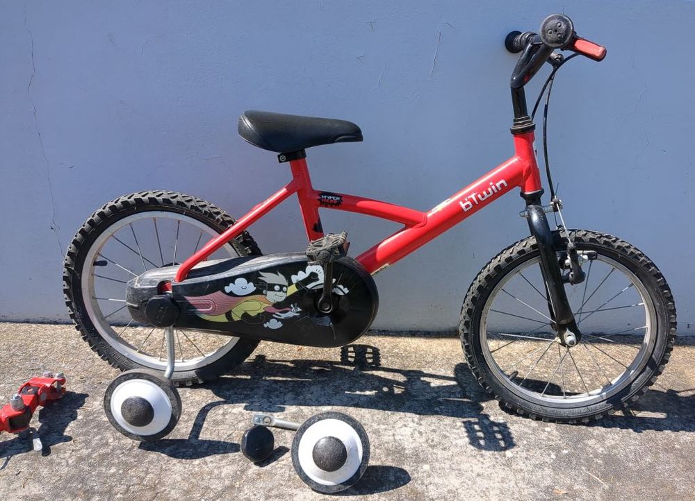 V�lo rouge BTWIN 16 pouces - 100 � - enfant de 4 � 6 ans 100 Combourg (35)