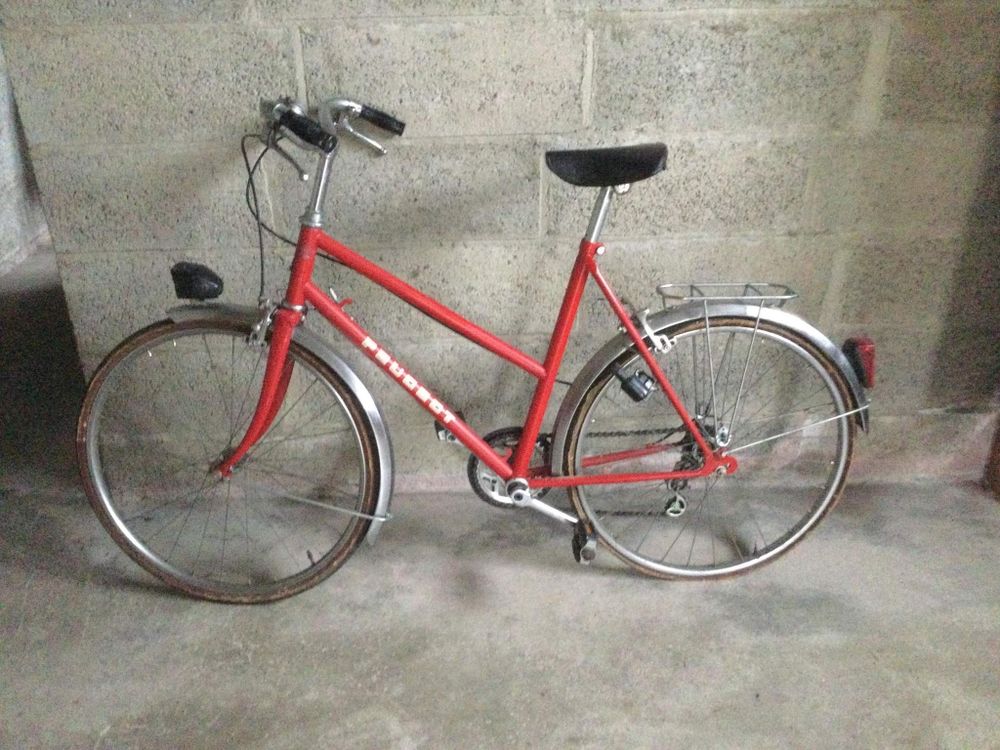 velo rouge enfant 50 Saint-Malo (35)