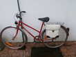 Vélo rouge Peugeot pour femme très bon état, 3 vitesses. 100 Neufchtel-en-Bray (76)