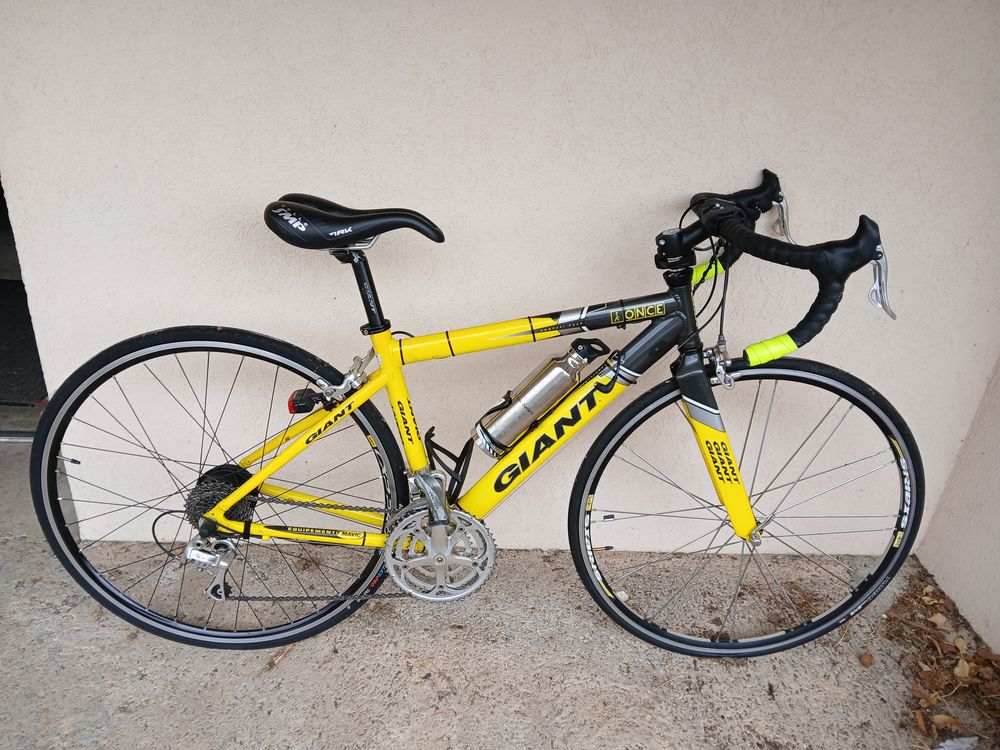 V�lo route GIANT avec assistance 
1950 Cunac (81)