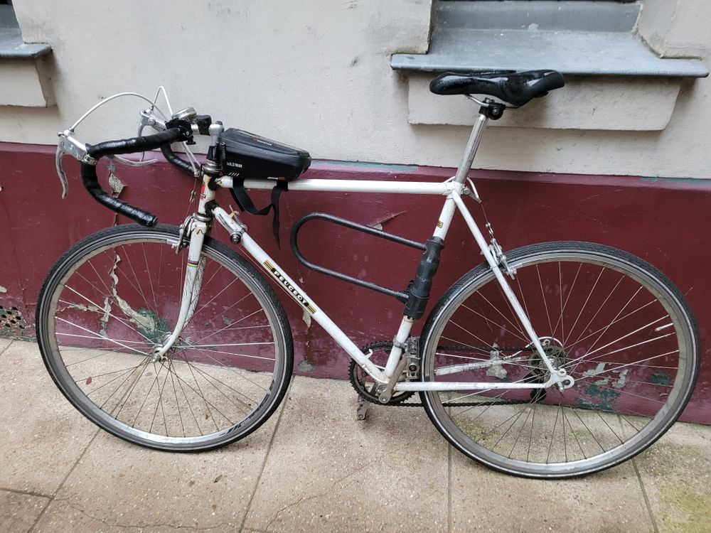 v�lo de route Peugeot taille 48/M 100 Paris 12 (75)