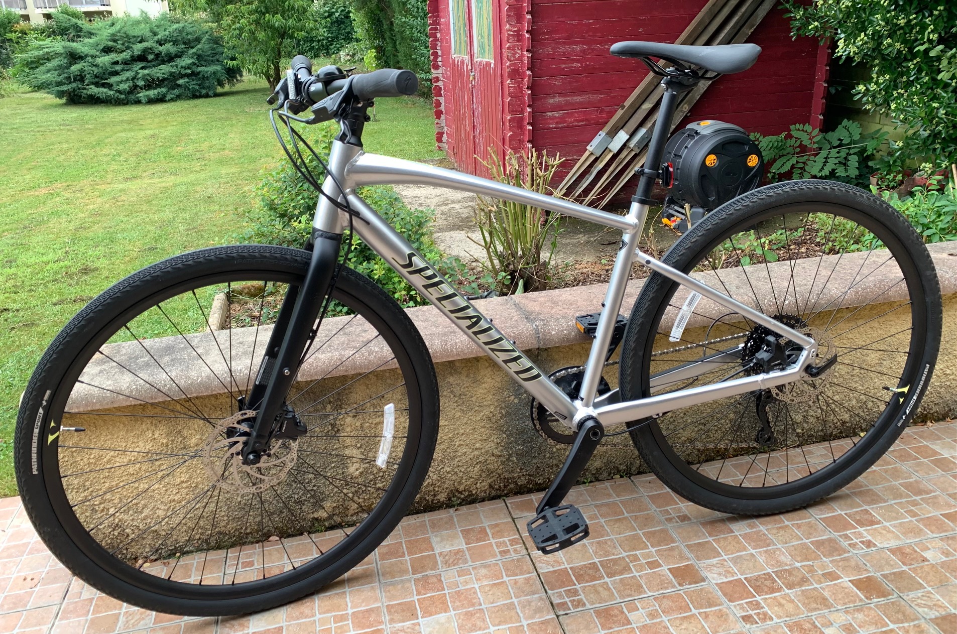 V�lo SPECIALIZED Sirrus X3 0 Bergerac (24)