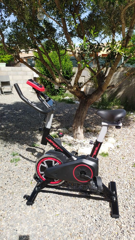 Vélo Spinning d'Appartement Exercices Cardio-fitness  115 Béziers (34)