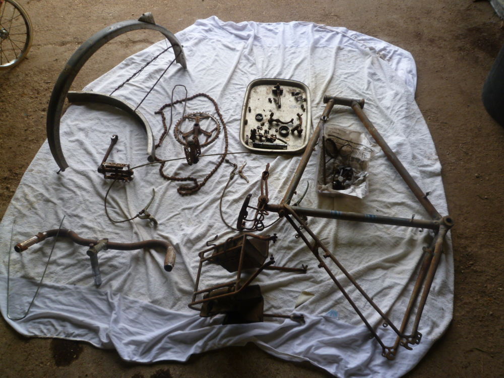 V�lo Terrot ann 50 d�mont� en pi�ces d�tach�es 80 Savigny-sur-Seille (71)