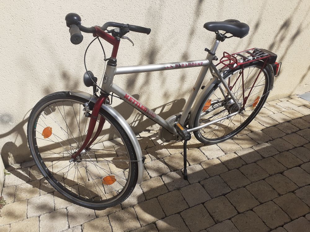 V�lo tout aluminium 7 vitesses dans le moyeu. 0 Monteux (84)