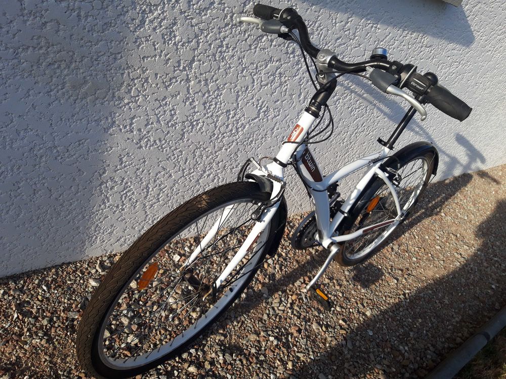 Velo B'Twin femme taille M 110 Allinges (74)