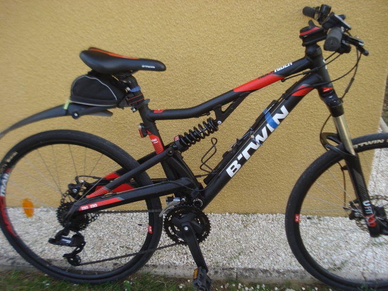 v�lo vtt b twin rokrider520s 270 Saint-Philippe-du-Seignal (33)