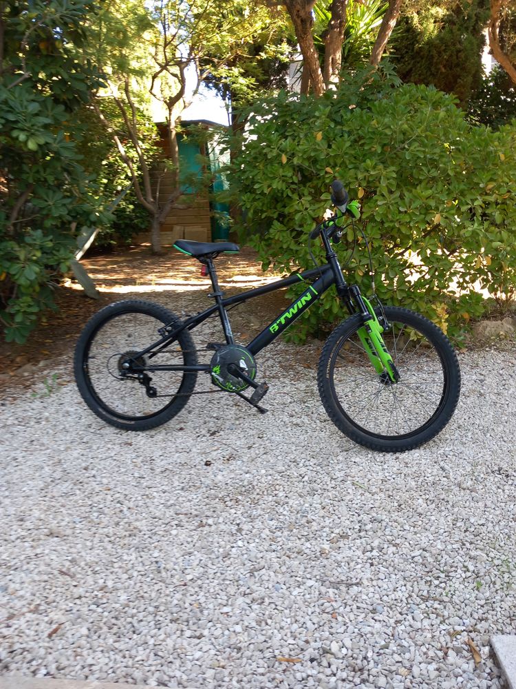 V�lo B TWIN 20  70 Six-Fours-les-Plages (83)