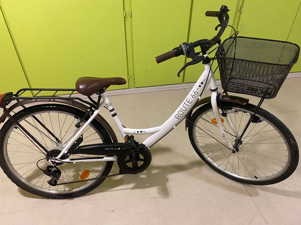 V�lo Urbain Blanc  Route 66  avec Panier 160 Voiron (38)