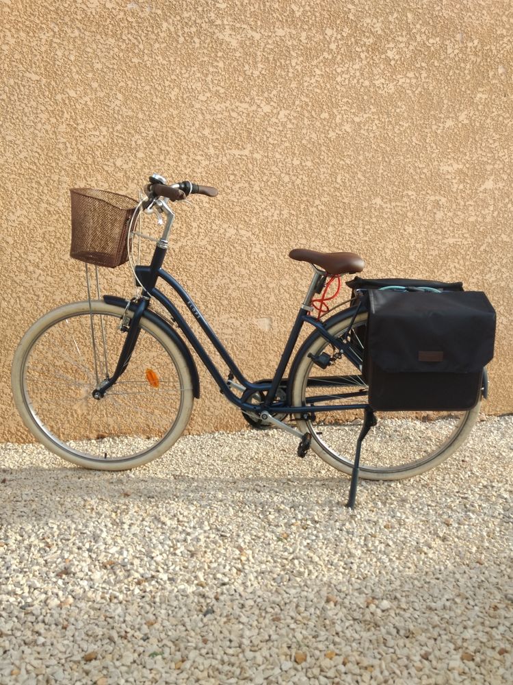 V�lo de ville femme. 250 Portiragnes (34)