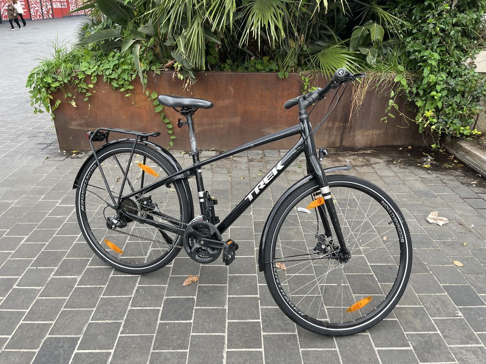 V�lo de Ville Trek Verve 1 Equipped 2023 BLACK 400 Nice (06)