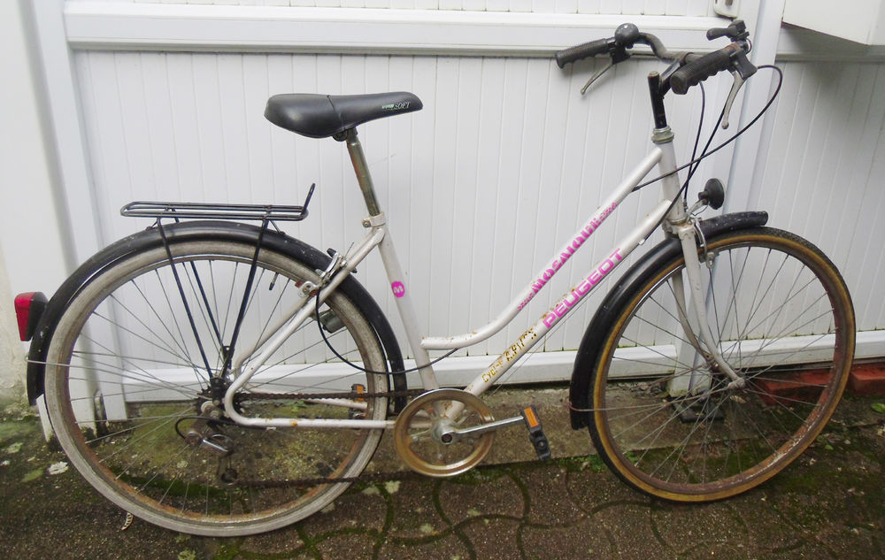 V�lo de ville vintage de marque PEUGEOT
20 Nantes (44)