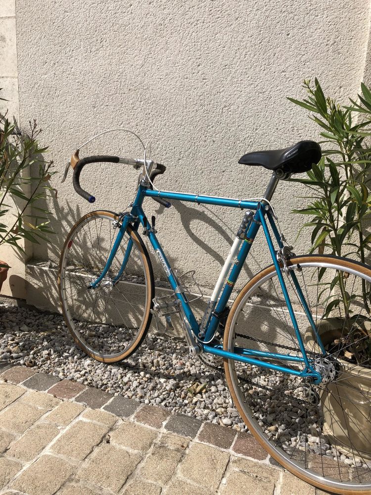 V�lo vintage Clercy, �tat neuf.
150 Bordeaux (33)