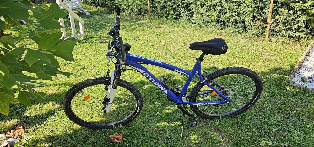 V�lo vtc violet 100 Saint-Pantal�on-de-Larche (19)