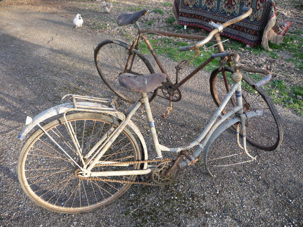 Vélos ancien col de cygne,/barre droite,1 pignon
1 Castres (81)