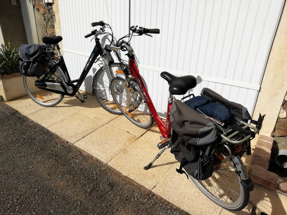 2 v�los � assistance �lectrique 1200 La Gresle (42)