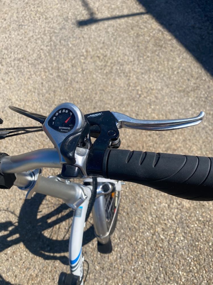 VELOS ELECTRIQUES PLIANTS
0 Saint-Martin-du-Mont (01)