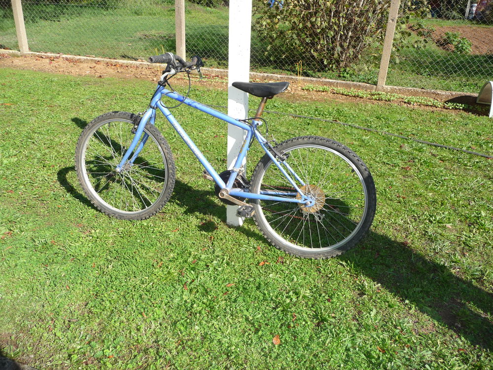 2 v�los pour des enfants de 6 � 10 ans
25 Cenon-sur-Vienne (86)