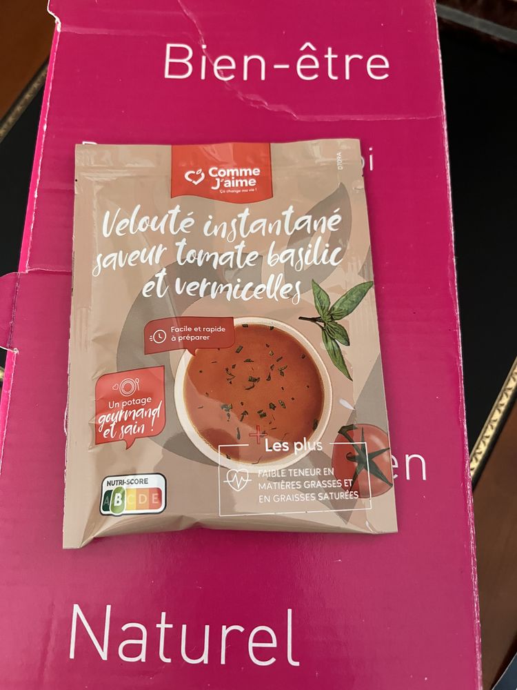 lot 33 velout�s instantan� saveur tomate basilic vermicelle 50 La Roquebrussanne (83)