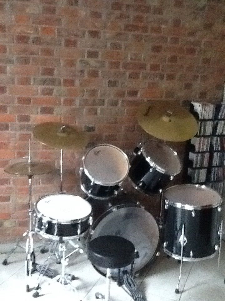 Vend batterie  GRETSCH  BLACK HAWK 5 f�ts 22 500 Saint-Quentin (02)