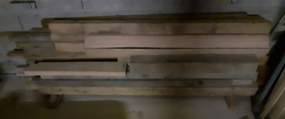 Vend bois de scierie brut. 100 % ch�ne sec 500 Saint-Lothain (39)