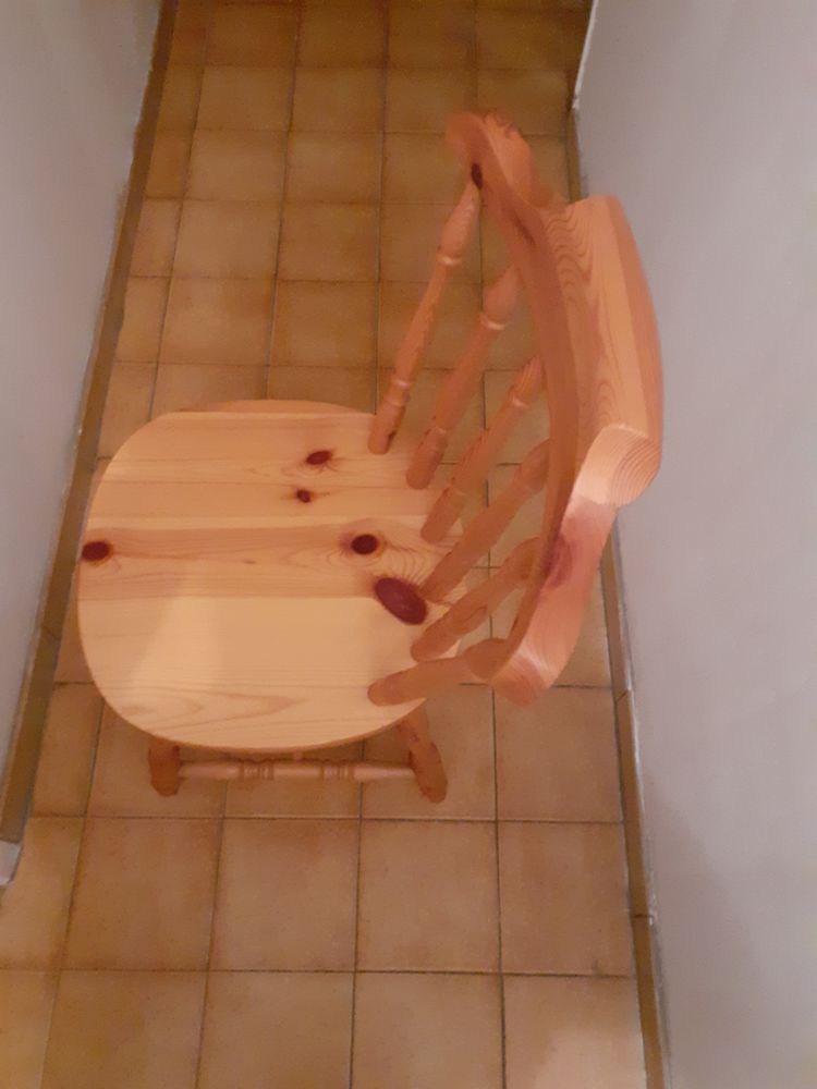 Vend 4 chaises country pin massif  0 Saint-Lothain (39)