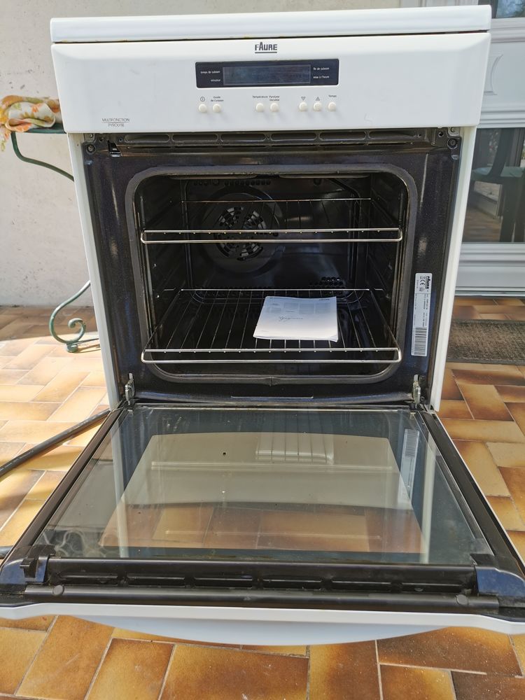 Vend gazini�re �lectrique avec plaque de cuisson induction 
100 Bize-Minervois (11)