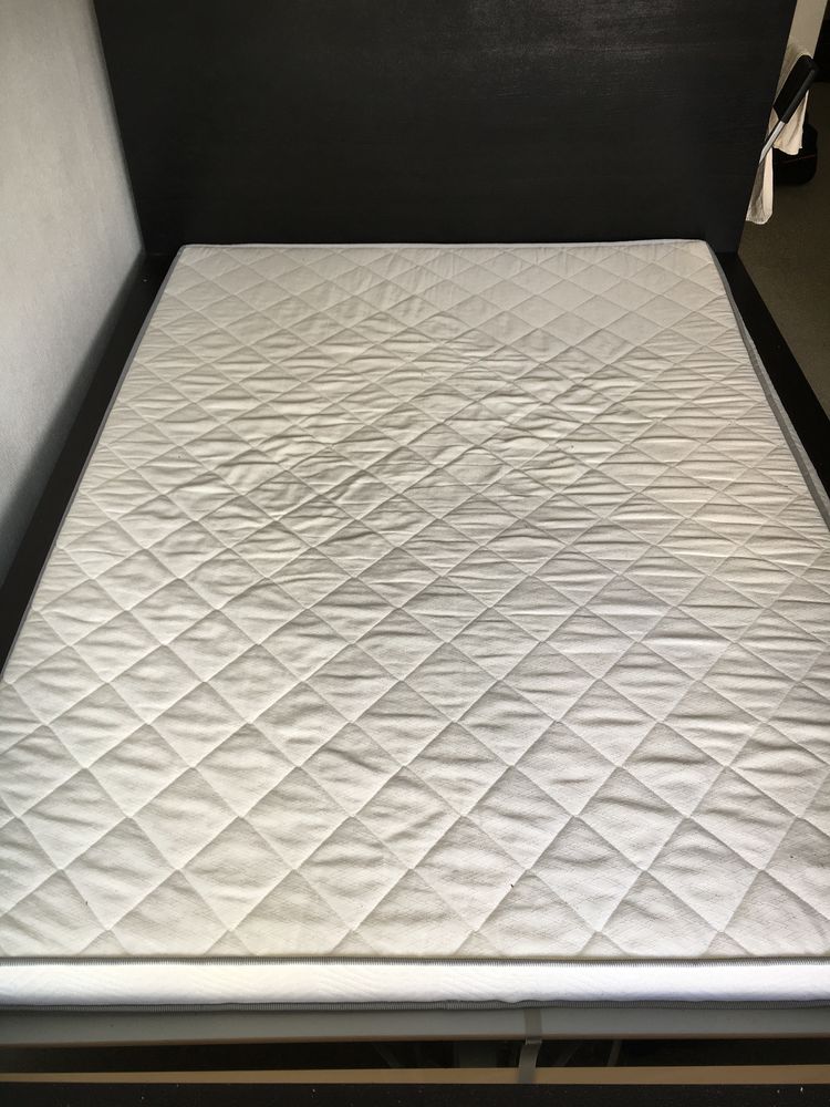 Vend lit IKEA + Matelas + Chevet 270 Bordeaux (33)