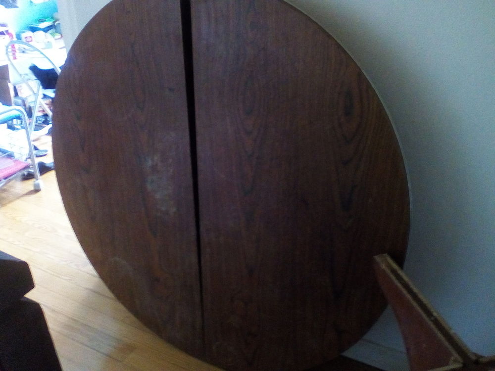 Vend table ronde  en bois tr�s lourds 50 Sainte-Marie-de-Gosse (40)