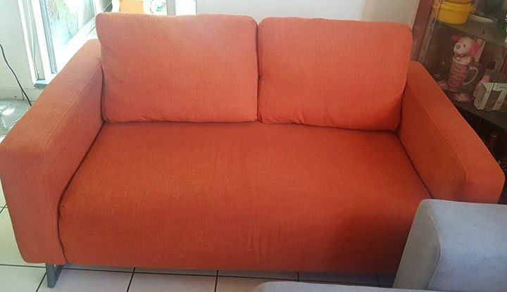 A vendre canap�-lit urgemment 250euros � d�battre 0 Ducos (97)