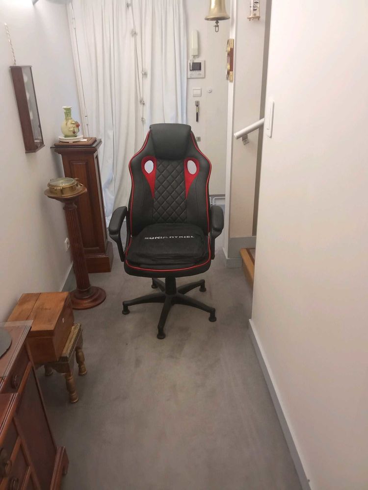 Achetez à vendre chaise quasi neuf, annonce vente à Rodez (12) WB177909963