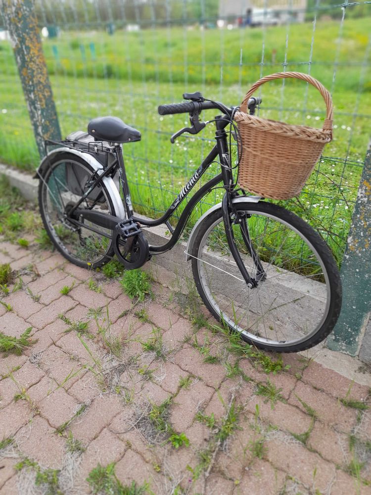 �  vendre deux v�los noir �  voir sur place au prix 200 euros 200 Selles-sur-Cher (41)