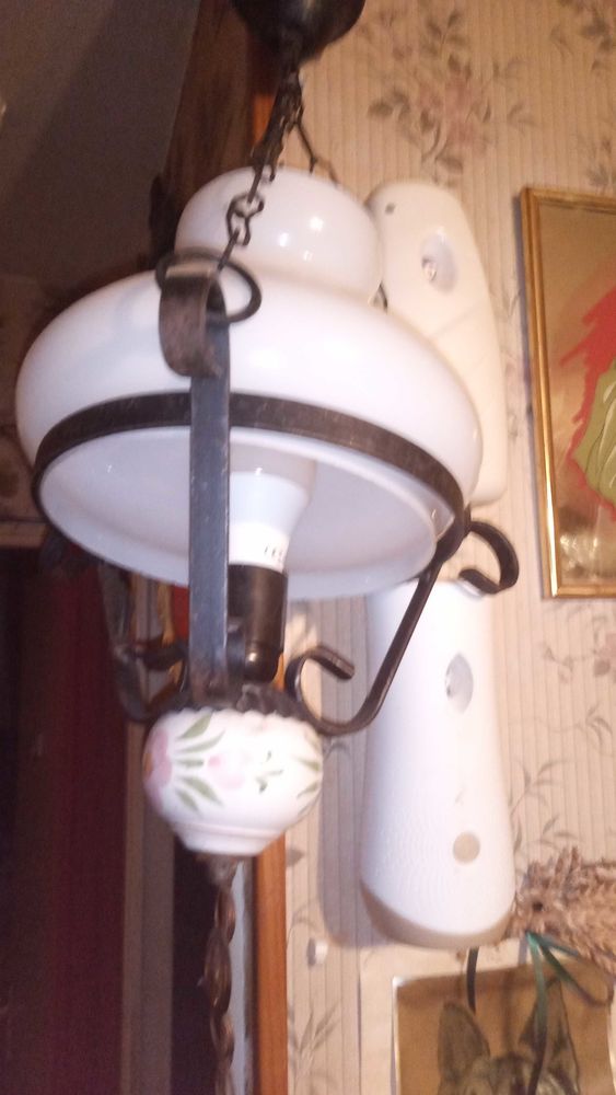 �  vendre lustre rustique une lampe en fer noir 40 Levroux (36)