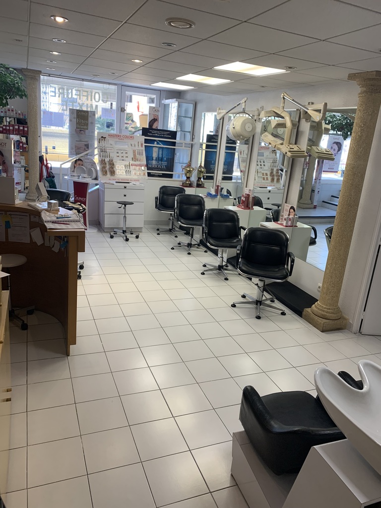 Vendre mat�riel pour coiffure et esth�tique 10 Roquebrune-Cap-Martin (06)