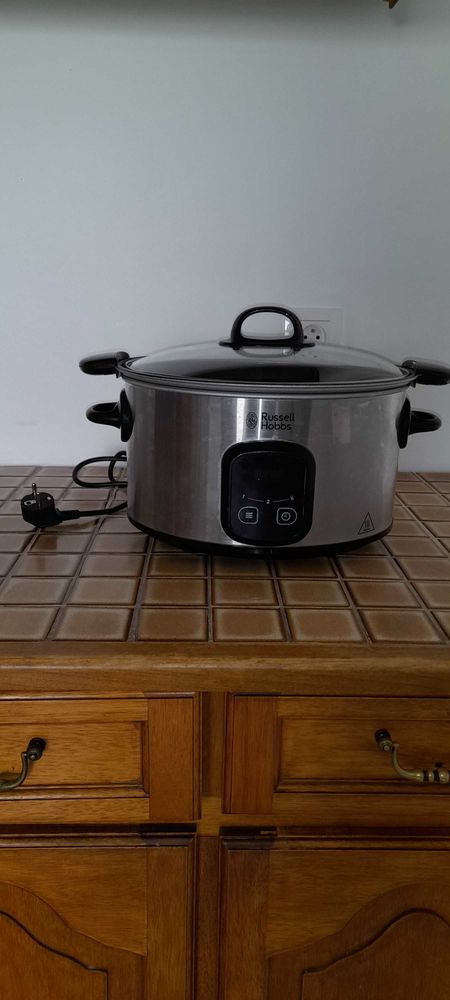 �   vendre Mijoteuse 5LT  marque RUSSELL HOBBS 15 Chabris (36)