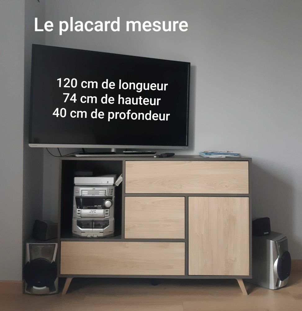 A+vendre+placard+UNIQUEMENT.+il+fait+120+cm+de+longueur,+74+cm+de+hauteur+et+40+cm+de+profondeur.+Je+pr�cise+bien+que+C'est+que+le++PLACARD+��+VENDRE 60 Gr�zieu-la-Varenne (69)