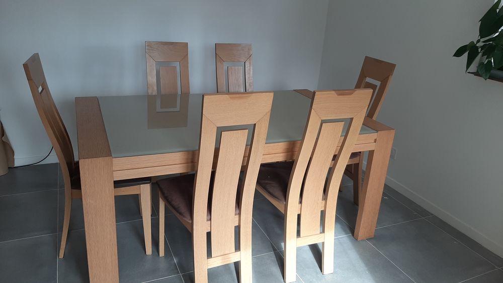 � vendre Table de salle � manger en bois solide et durable 499 Bernes-sur-Oise (95)