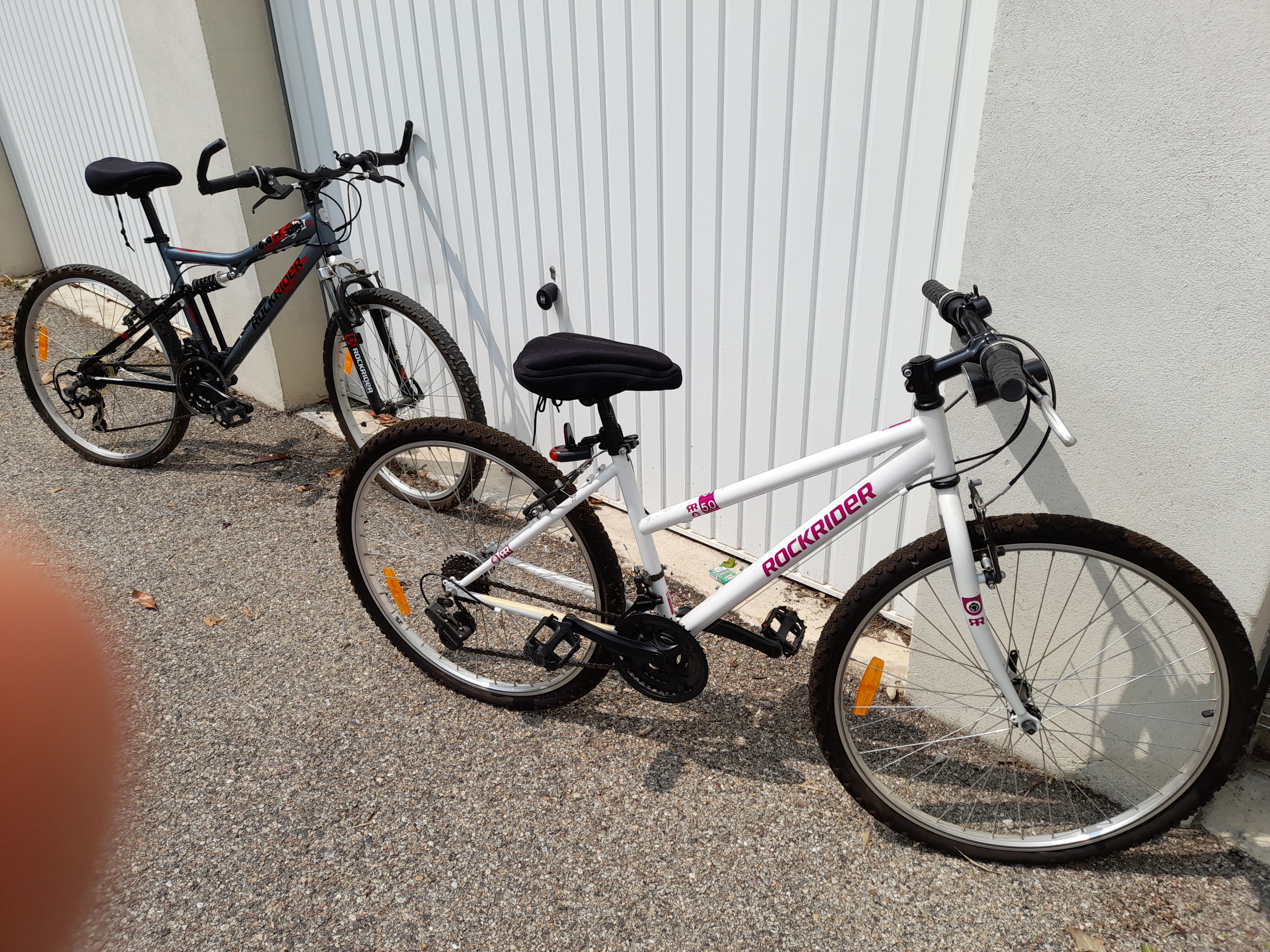 A   VENDRE  2  VELOS  VTT  HOMME ET  FEMME 200 Courth�zon (84)